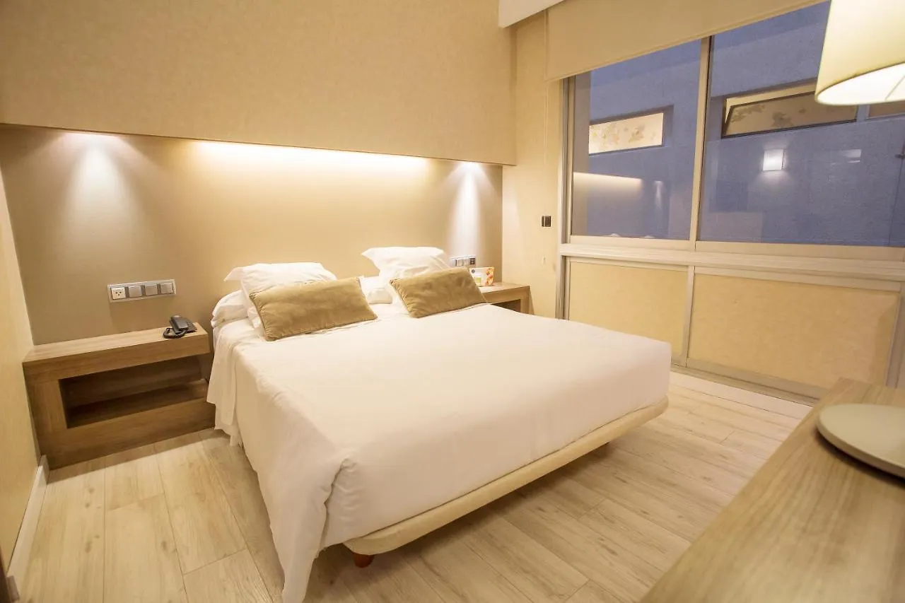 Aparthotel Silver Barcelona 3*,  Spain